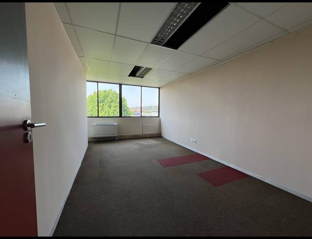 878M² OFFICE TO LET IN CENTURION CENTRAL